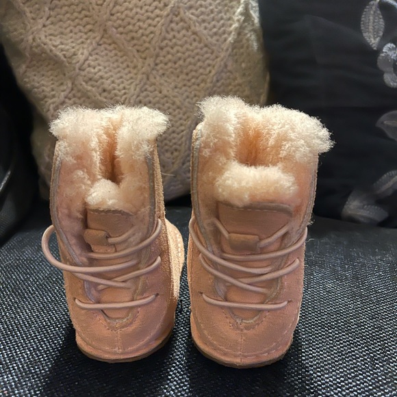 UGG baby boots - Picture 2 of 3